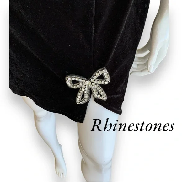 B DARLIN BLACK VELVET MINI PARTY DRESS WITH RHINESTONE BOW. Junior 9-10 - Picture 6 of 8